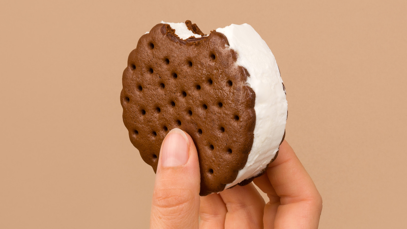 Costco Fans Swear By These Organic Ice Cream Sandwiches