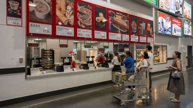 People lining up att Costco food in Ningbo, China.