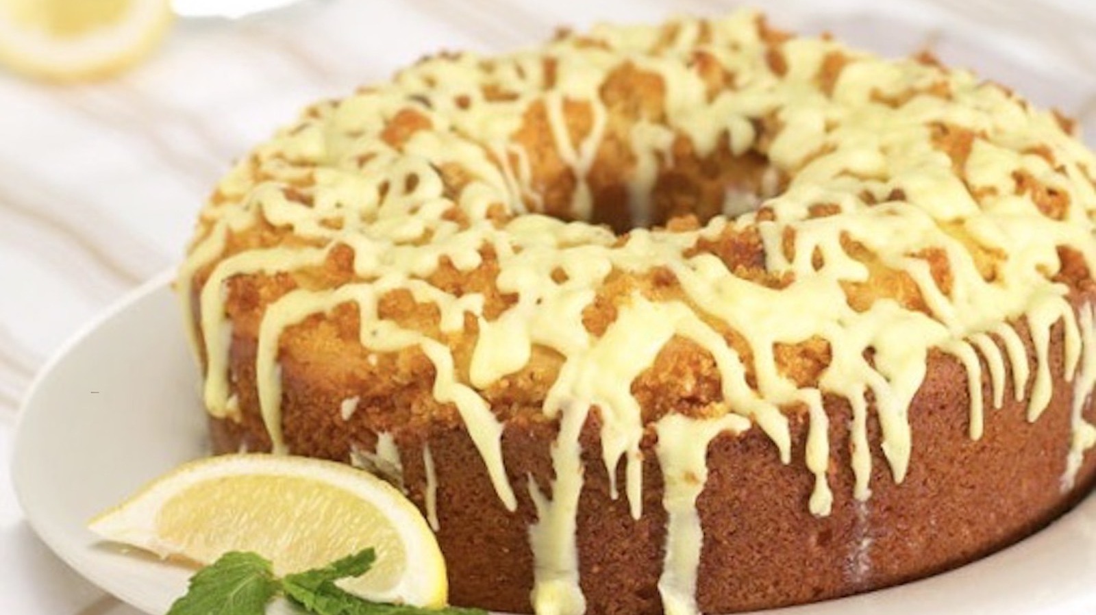 Costco Shoppers Are In Love With This Lemon Cooler Cake