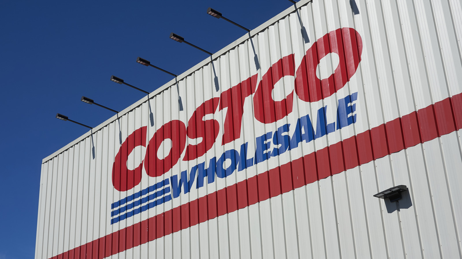 Costco Shoppers Are Loving This Vegan Mac And Cheese