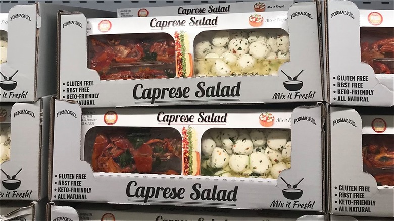 Formaggio's Caprese salad kit