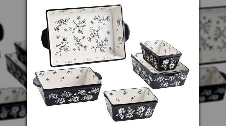 Floral-patterned stoneware baking set in five sizes