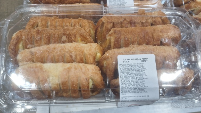 plastic clamshell of Kirkland Signature Peaches and Cream Pastry