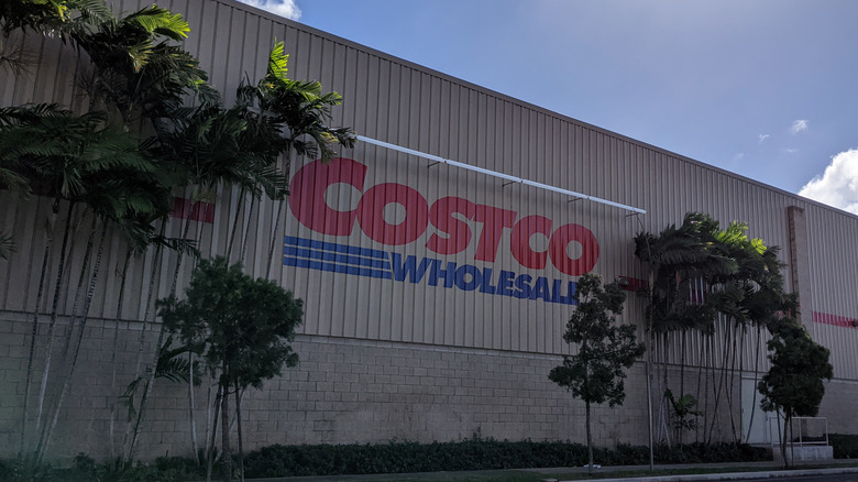 Costco with palm trees