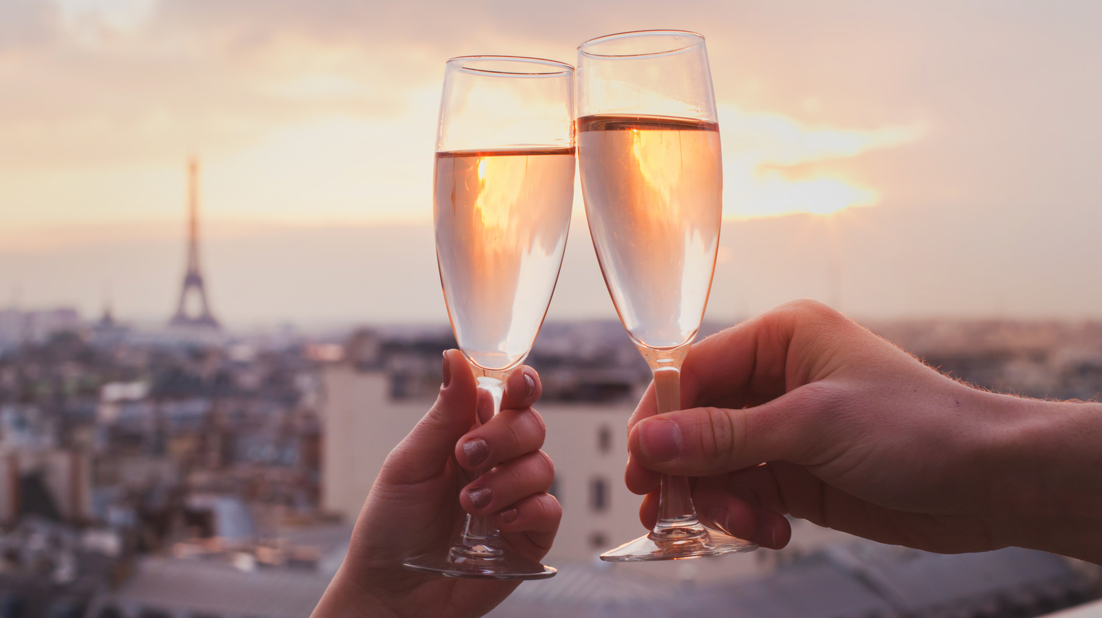 Costco's Kirkland Champagne Can Hold Its Own Against Bougie Veuve Clicquot