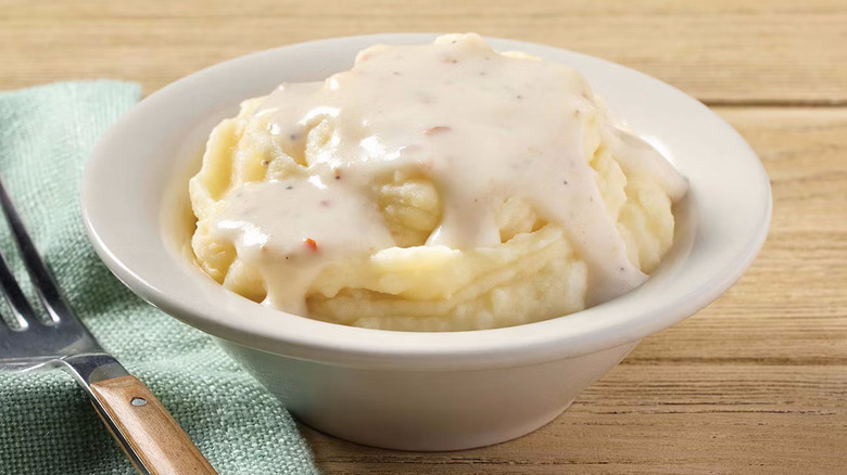 mashed potatoes with white gravy