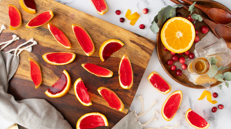 cranberry Thanksgiving jell-o shots in orange peels