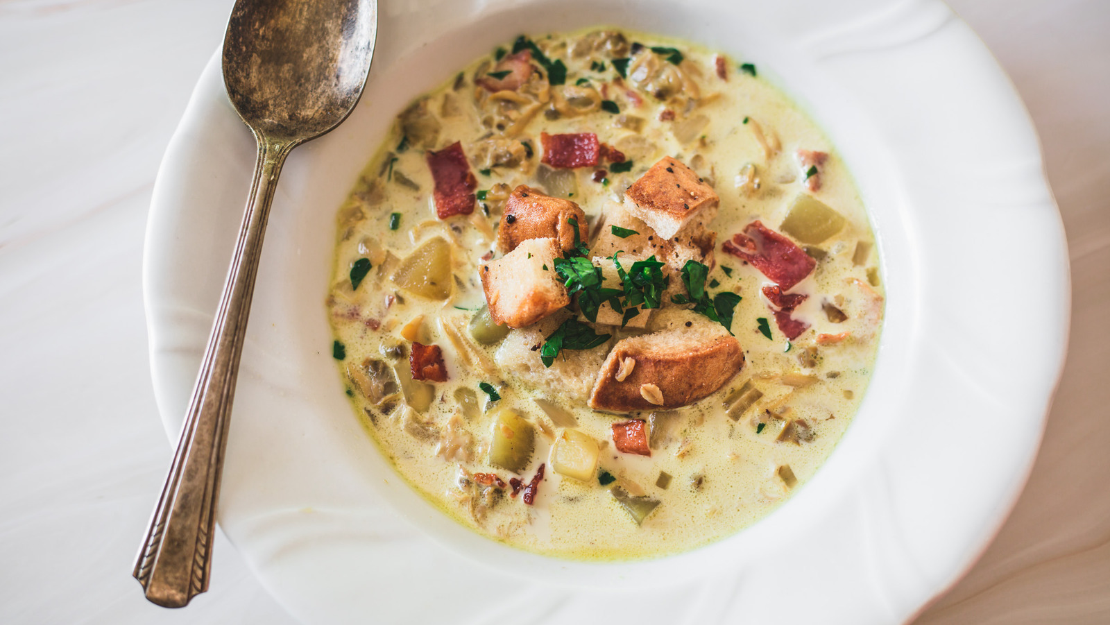 Best Ever Creamy Clam Chowder