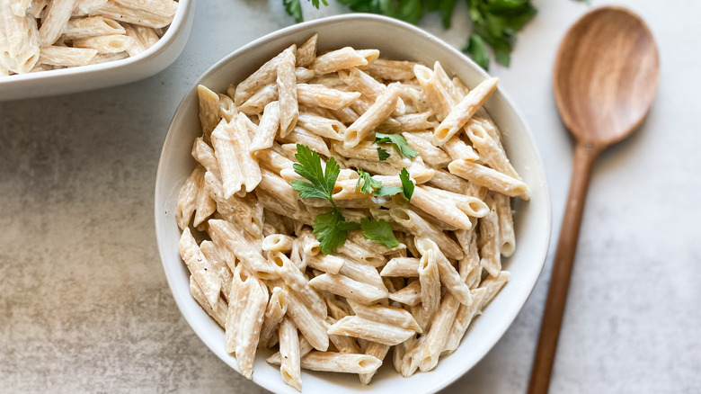 garlic butter pasta in bowl