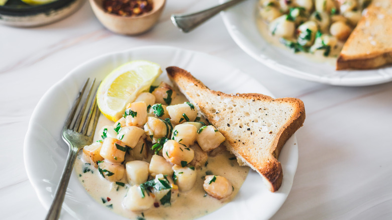 garlic scallops and toast