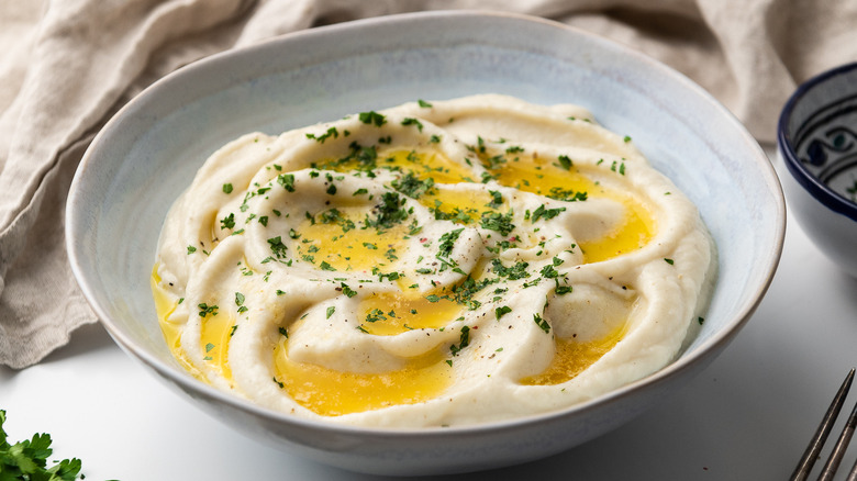 creamy mashed cauliflower in bowl