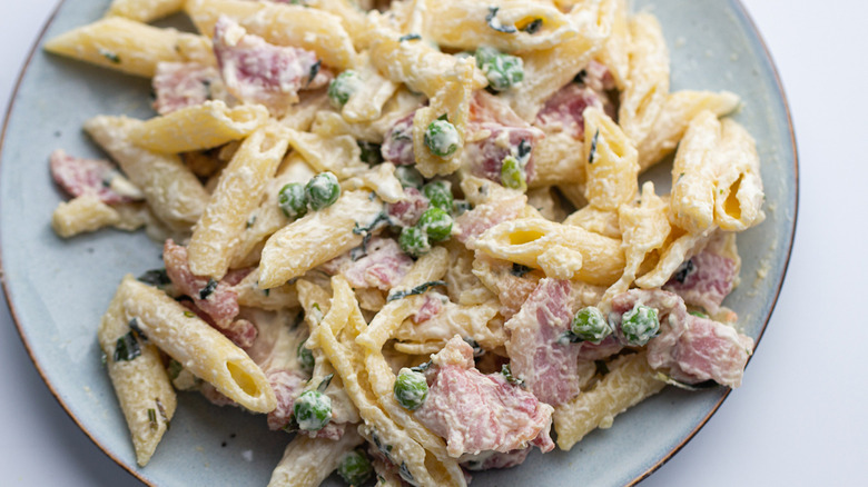 Creamy Pasta With Smoked Bacon and Peas