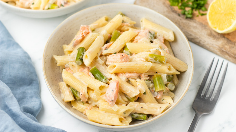 salmon pasta in bowl