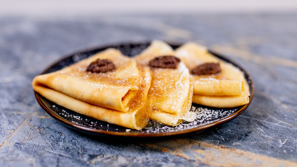 Simple Crepe Recipe (With Video and Step by Step)