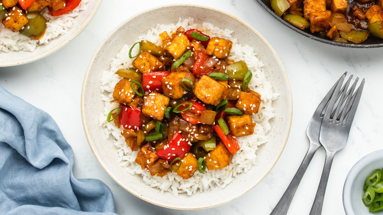 tofu with vegetables and rice