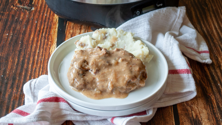 A serving of crock pot cube steak