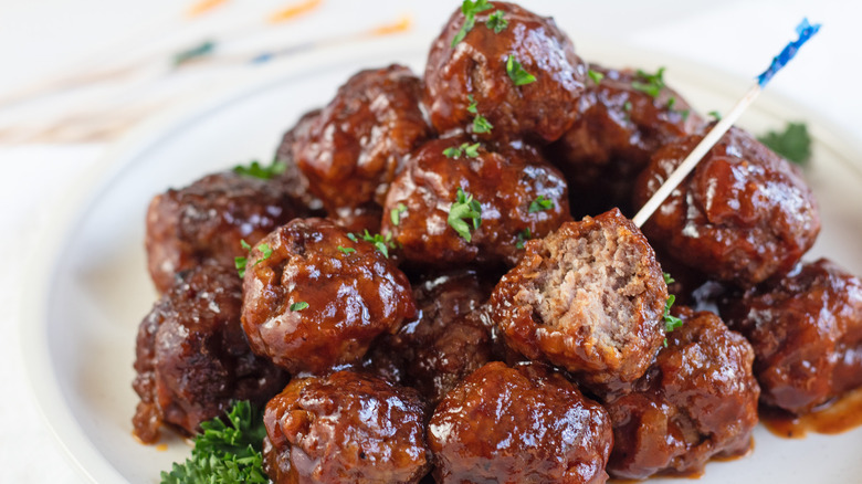 meatballs on a plate 