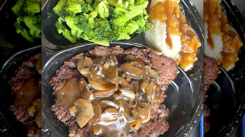 Chopped steak dinner plastic tray