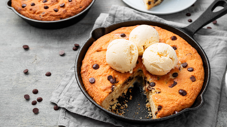 Cookie skillet topped with ice cream