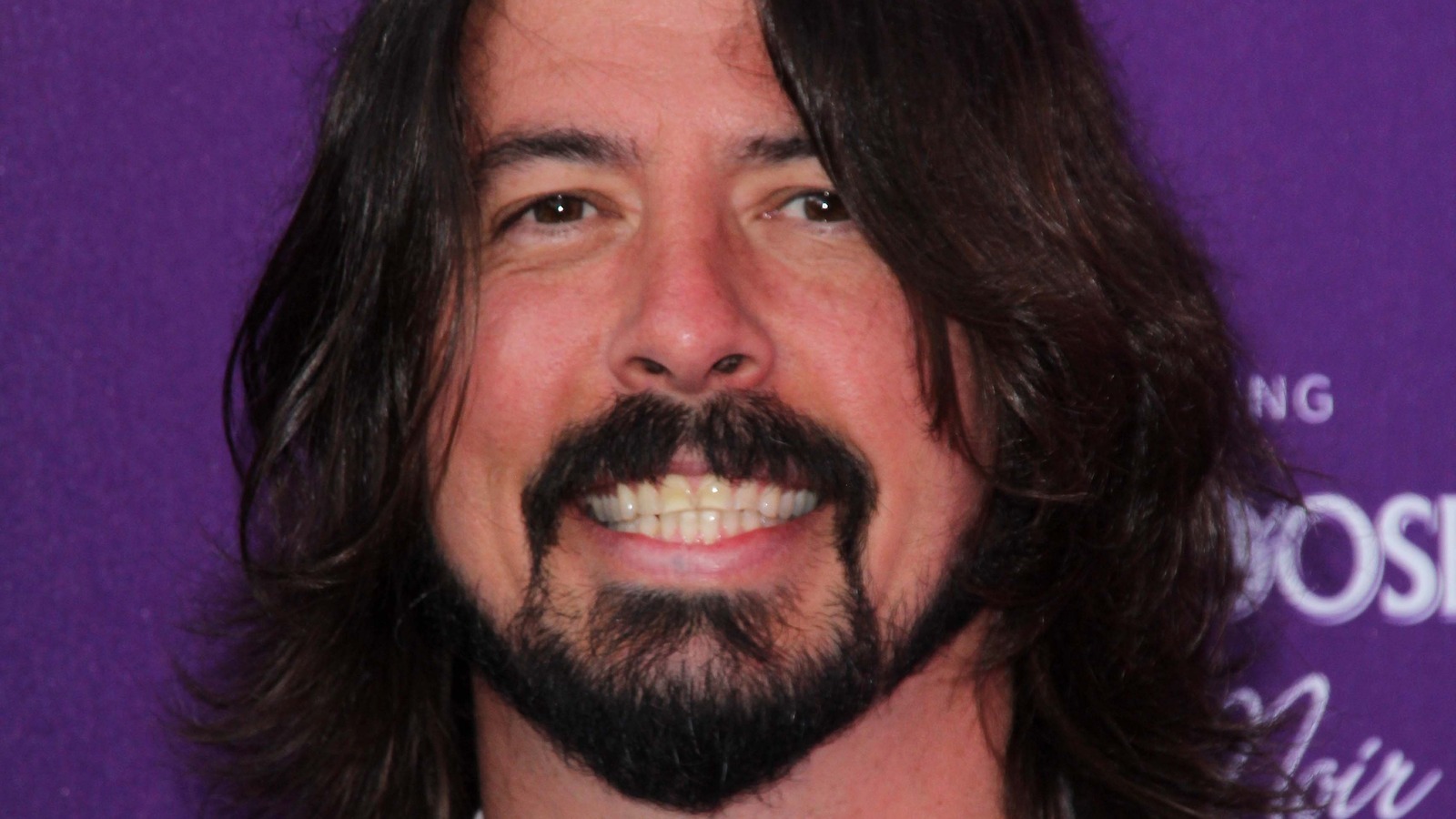 Dave Grohl Shares His BBQ Tips During 'Bucket List' Appearance On Hot Ones
