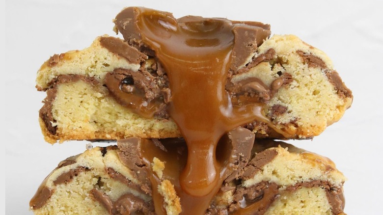 Deep-dish chocolate caramel cookies