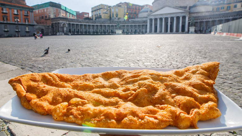 Deep-fried pizza in Italy
