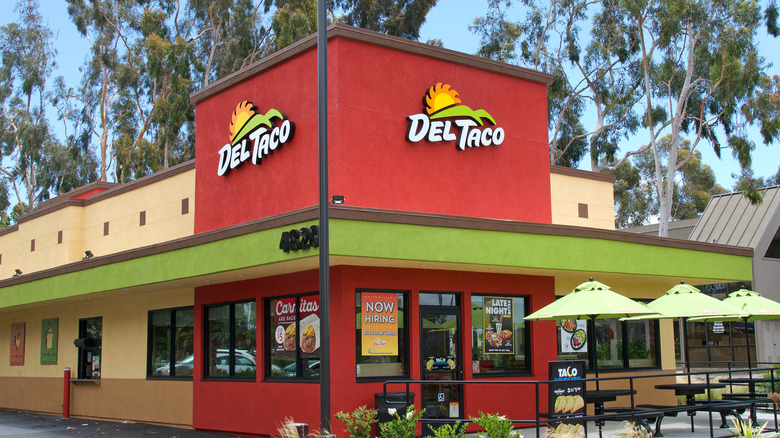 Del Taco restaurant