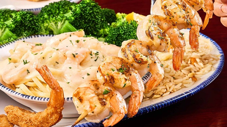 shrimp with rice and broccoli