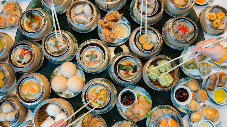 Table of dim sum dishes 