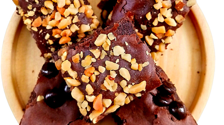 Brownie with walnuts