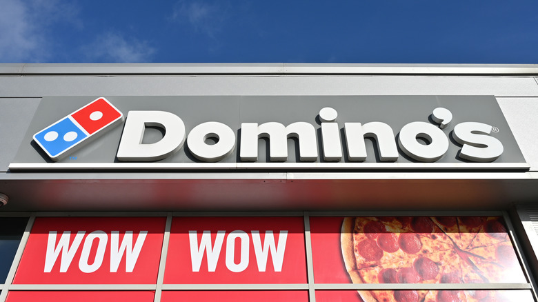Domino's Pizza sign