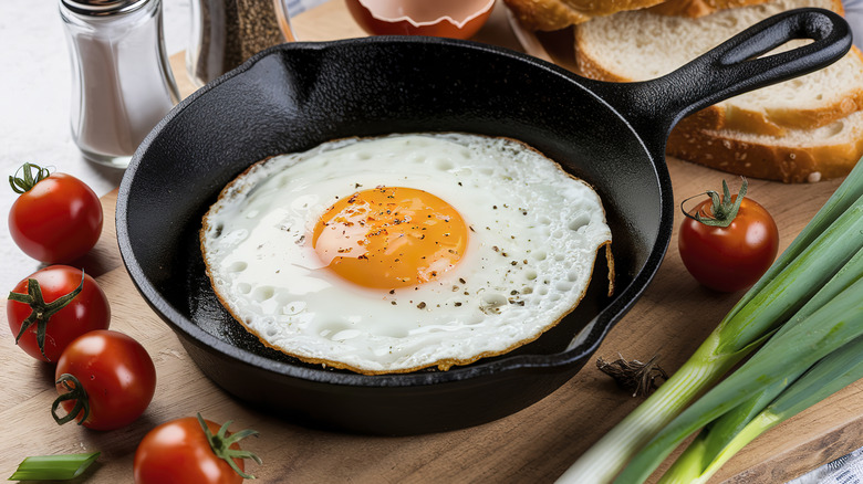 Fried egg in cast iron skillet