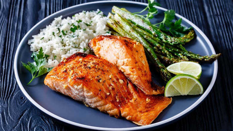 Salmon, asparagus and rice