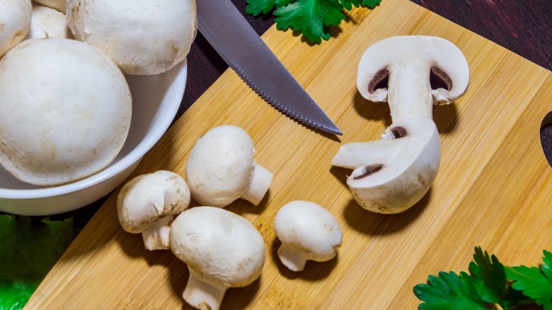 Cutting mushrooms