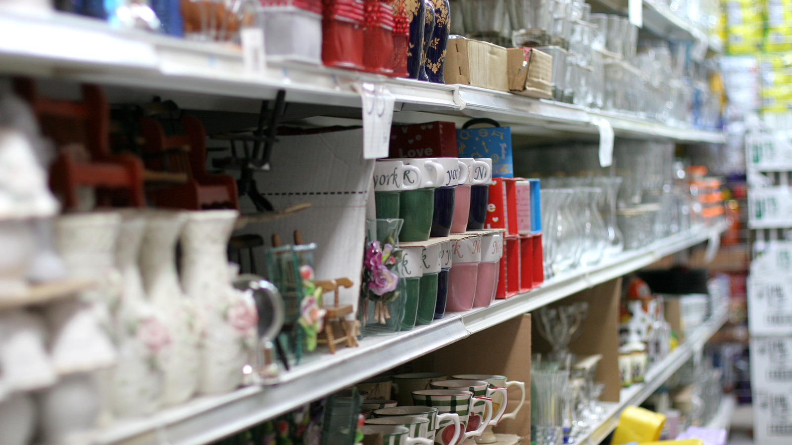 Which Household Items to Buy (and Avoid) at the Dollar Store