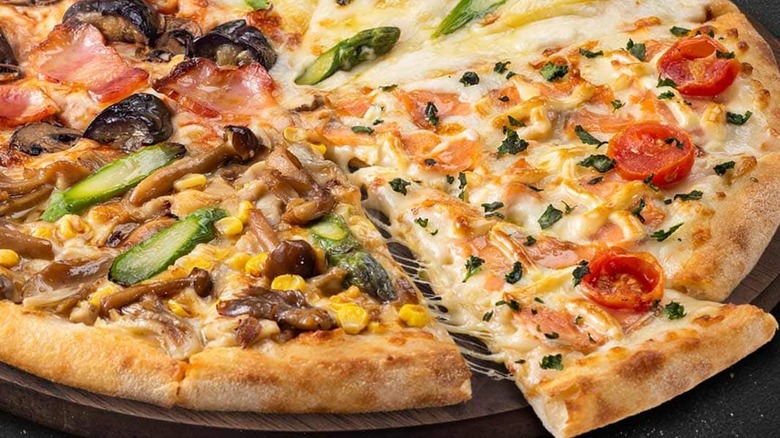 Domino's Japan autumn-themed pizza