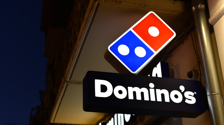 Dominos sign