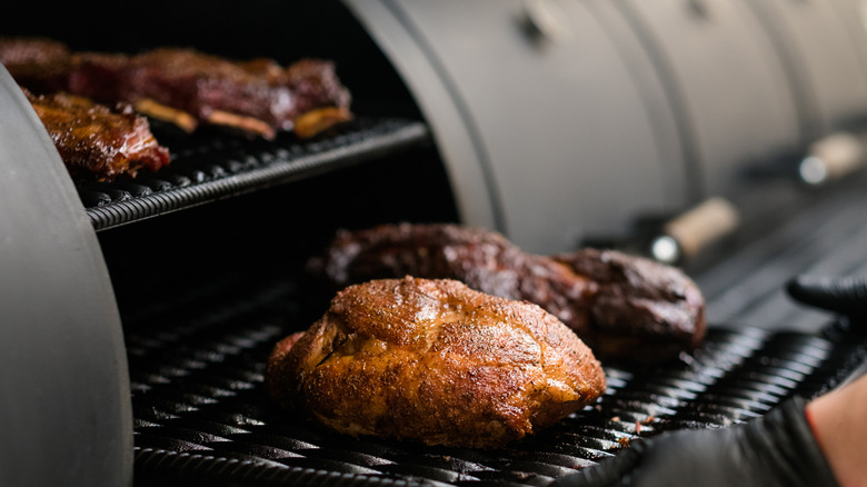 BBQ in a smoker