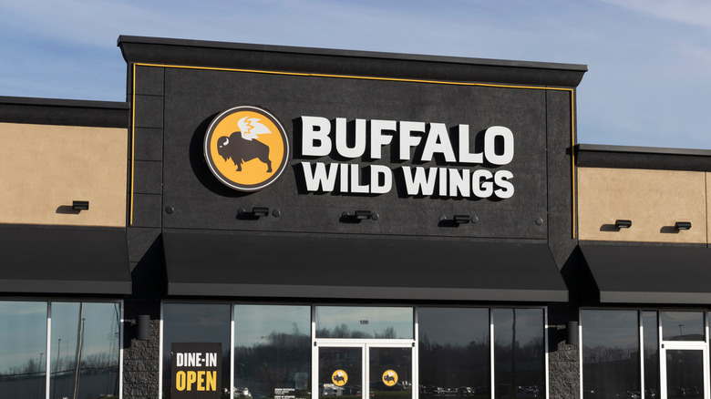 Buffalo Wild Wings store front 