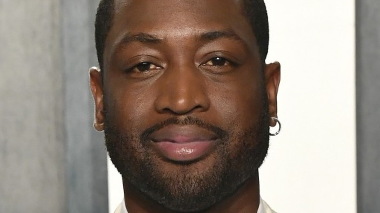 dwyane wade smiling with earring