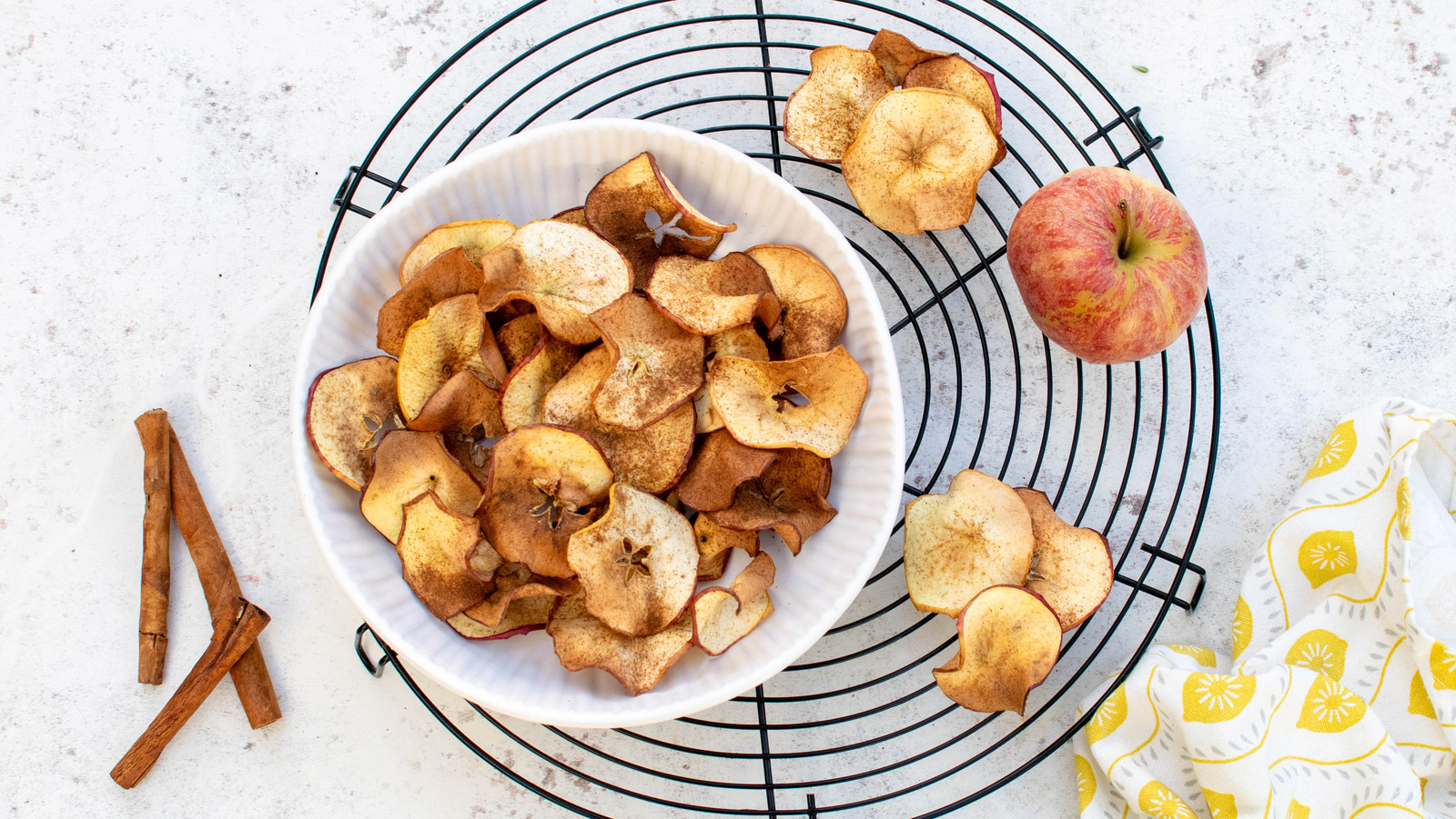 Easiest Air Fryer Apple Chips Recipe
