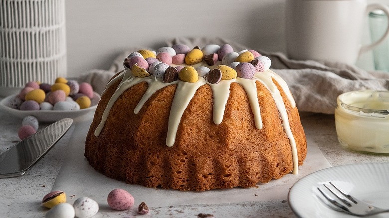 https://www.mashed.com/img/gallery/easter-bundt-cake-recipe/intro-1647015718.jpg