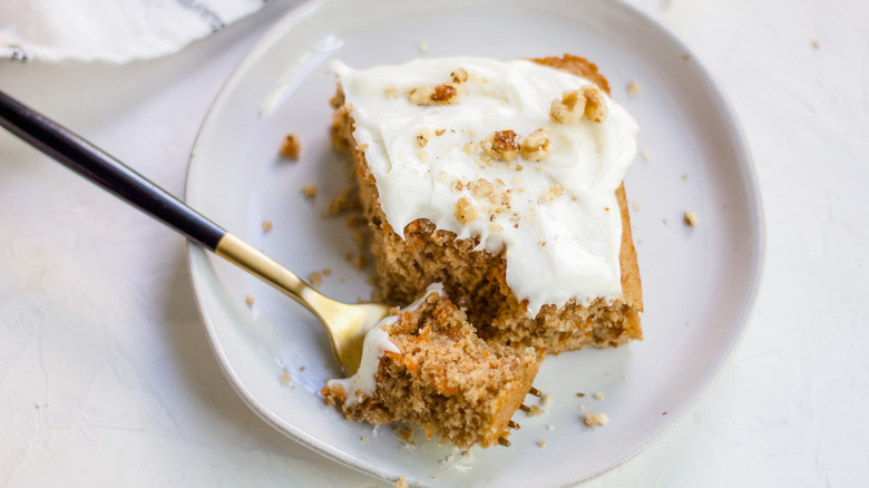 carrot cake slice on plate 