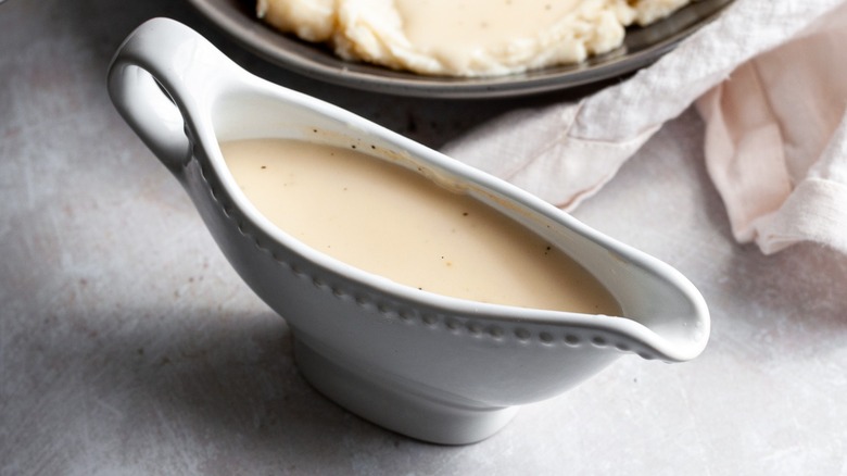 white gravy in serving boat