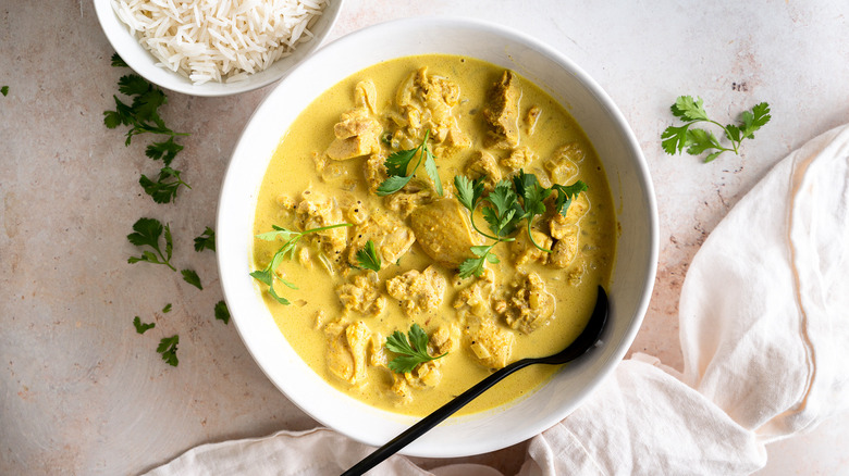 chicken korma in bowl