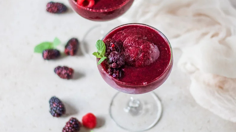 Red wine slushies with berries