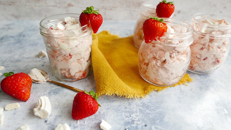 eton mess strawberry dessert