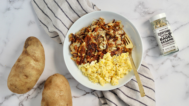 Crispy hash browns with scrambled eggs