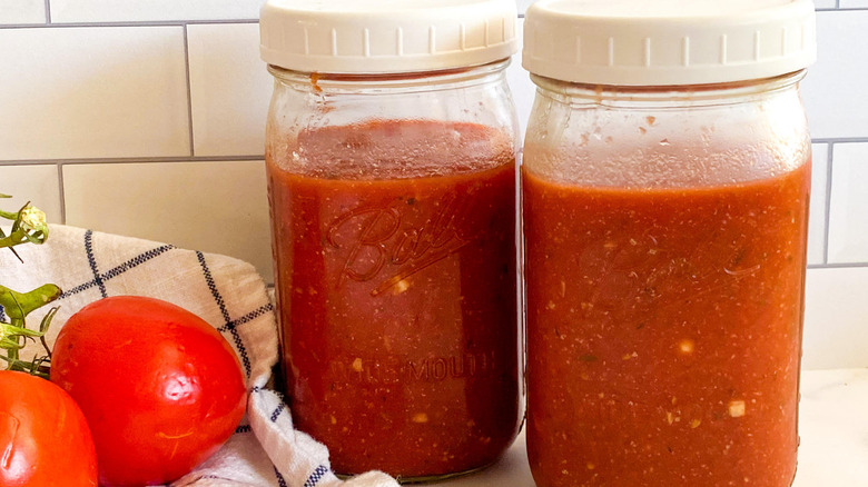 jars of marinara sauce