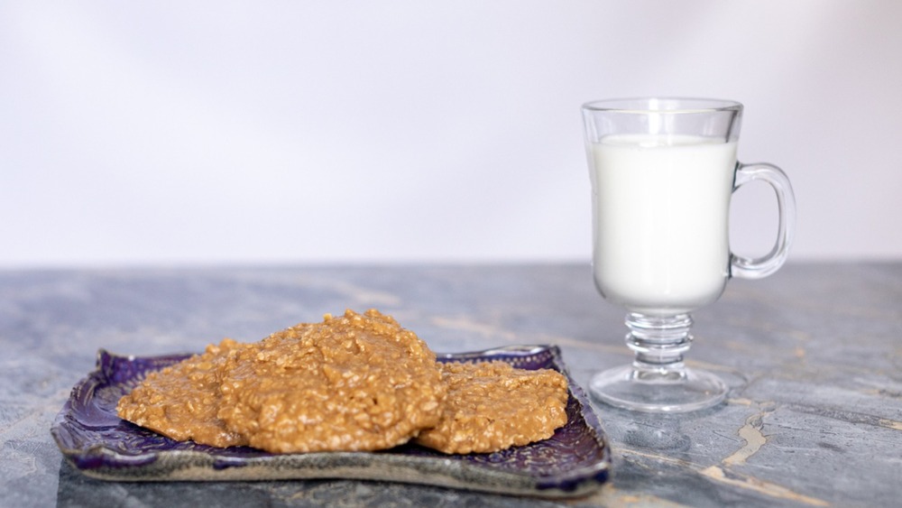 peanut butter cookies with milk